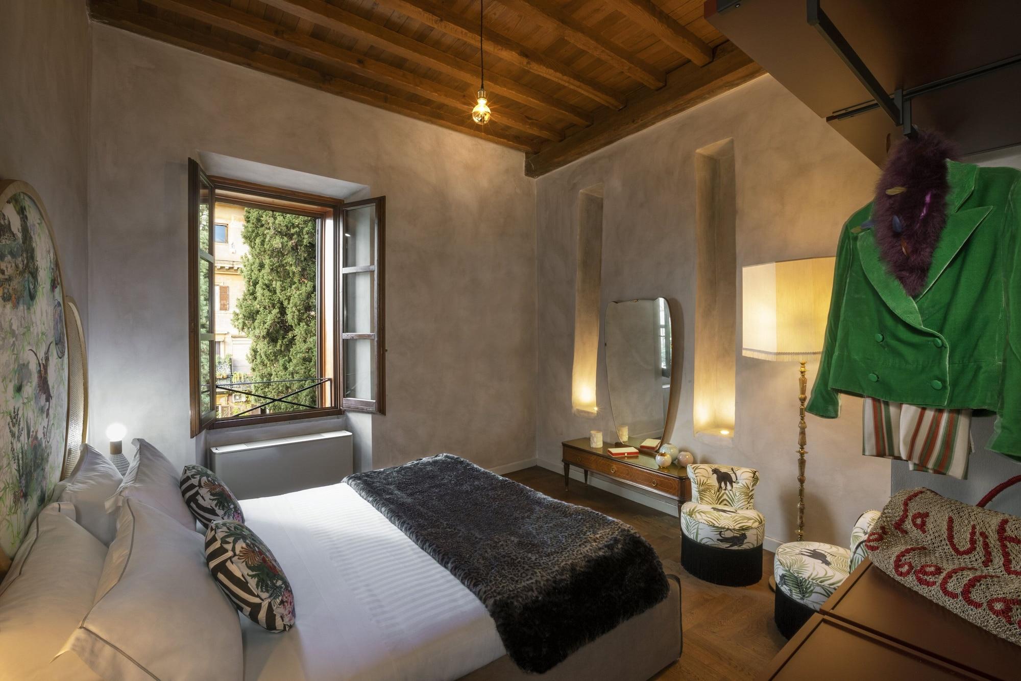 2 Bedrooms, Grand, Suite, Forum View