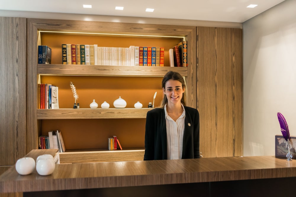 Hotel Le Tourville by Inwood Hotels 3/48