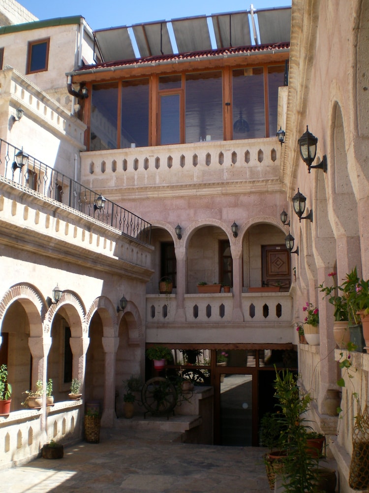 Nature Park Cave Hotel 4/46