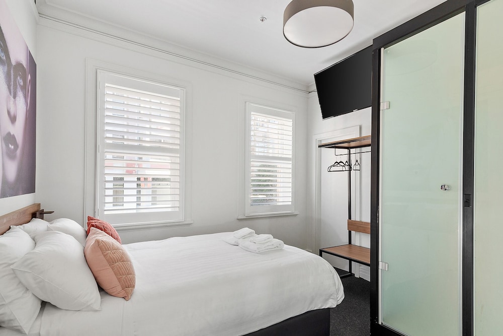 Criterion Hotel Sydney 30/64