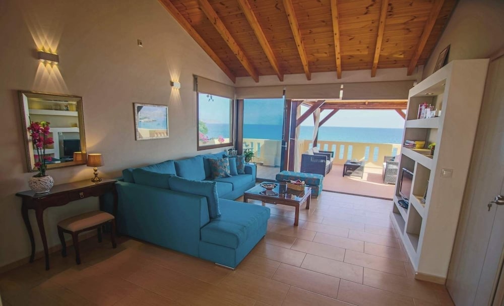 Asterias Studios Apartments 23/50
