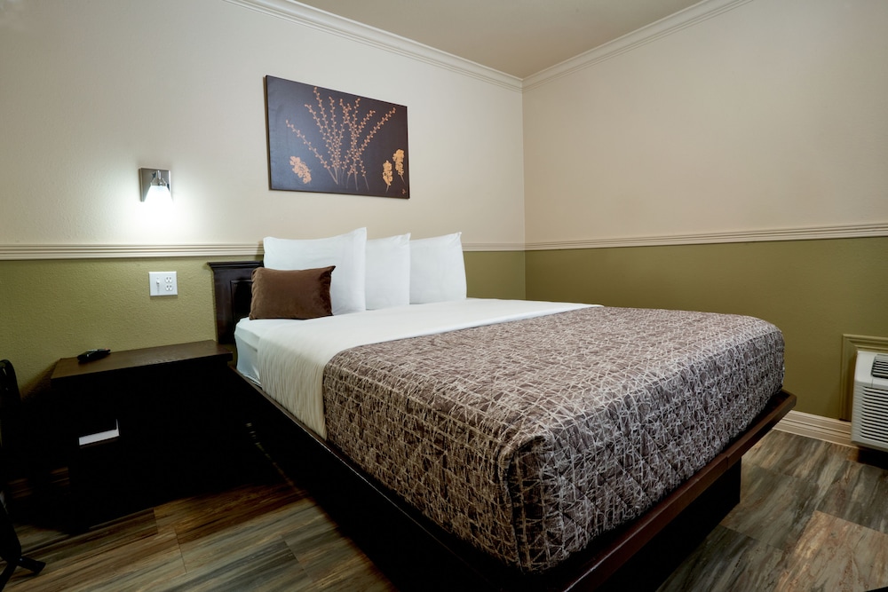 Family Garden Inn Suites 17/50