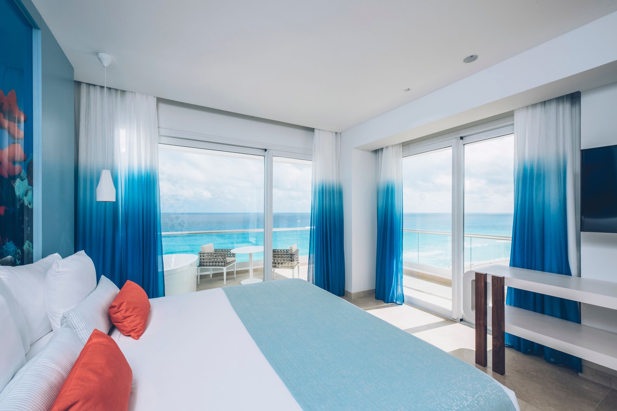 Junior Suite, 2 Double Beds, Ocean Front, Corner