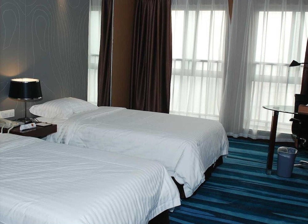Metropolo Wuhan Sports Center Subway Station Dongfeng Avenue Hotel 12/23