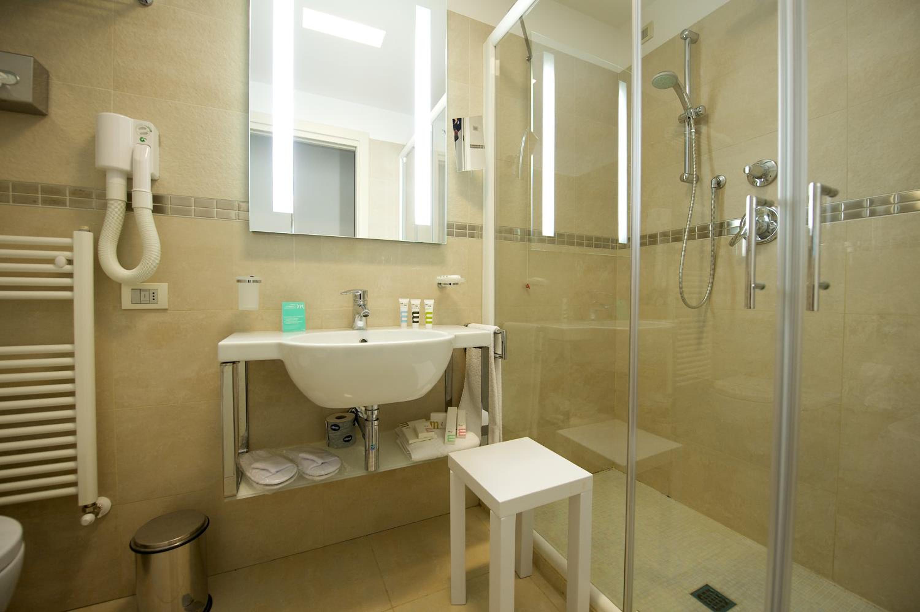 Classic, Twin Beds, Side Sea View, Balcony، MERCURE RIMINI ARTIS 10/10