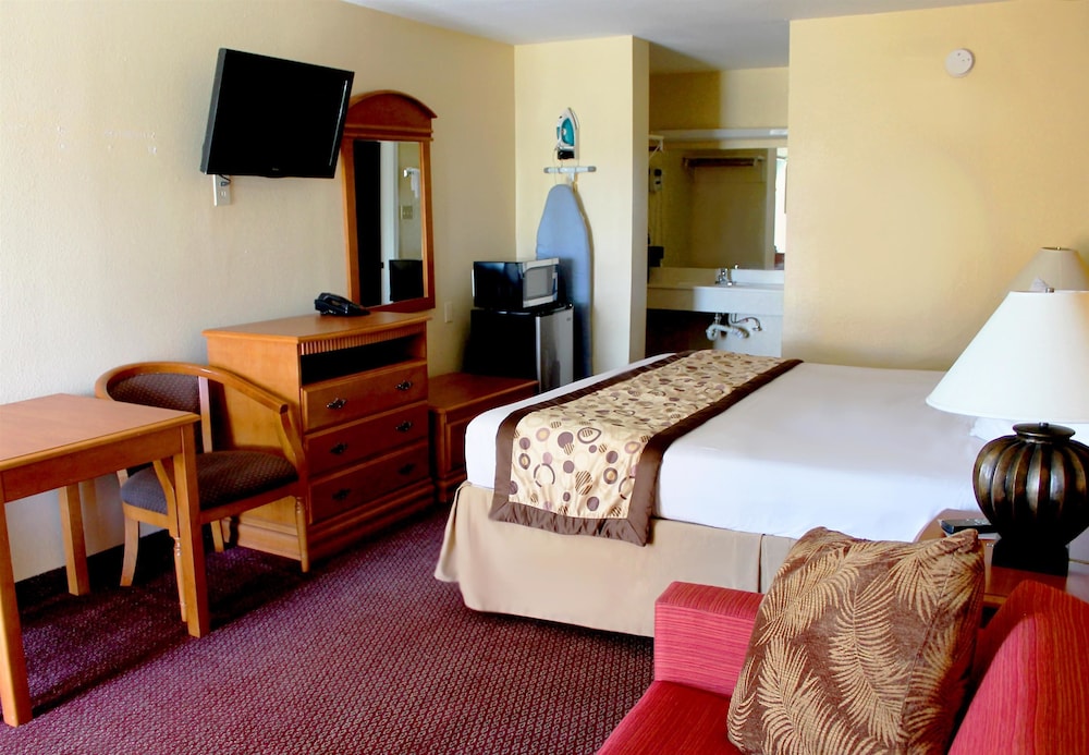 Americas Best Value Inn - Frost Bank Center 8/36