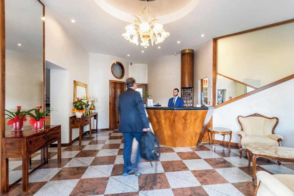Hotel Asnigo 8/68