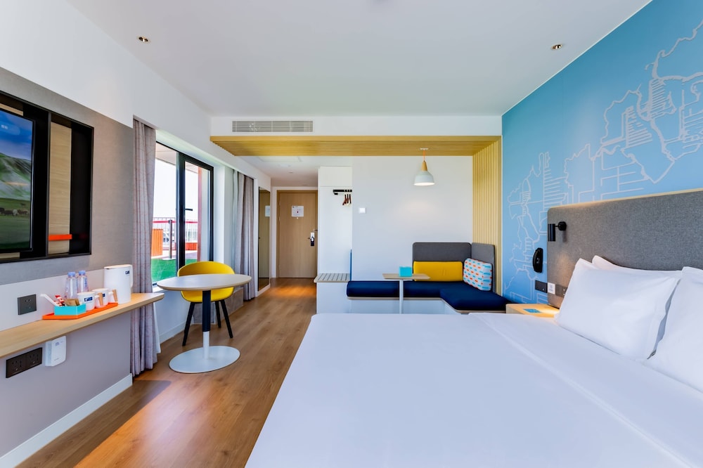 Smart, Standard, King Bed, Balcony