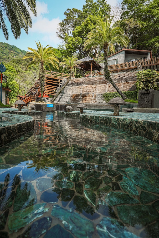 Sunrise Hot Spring Hotel 40/50