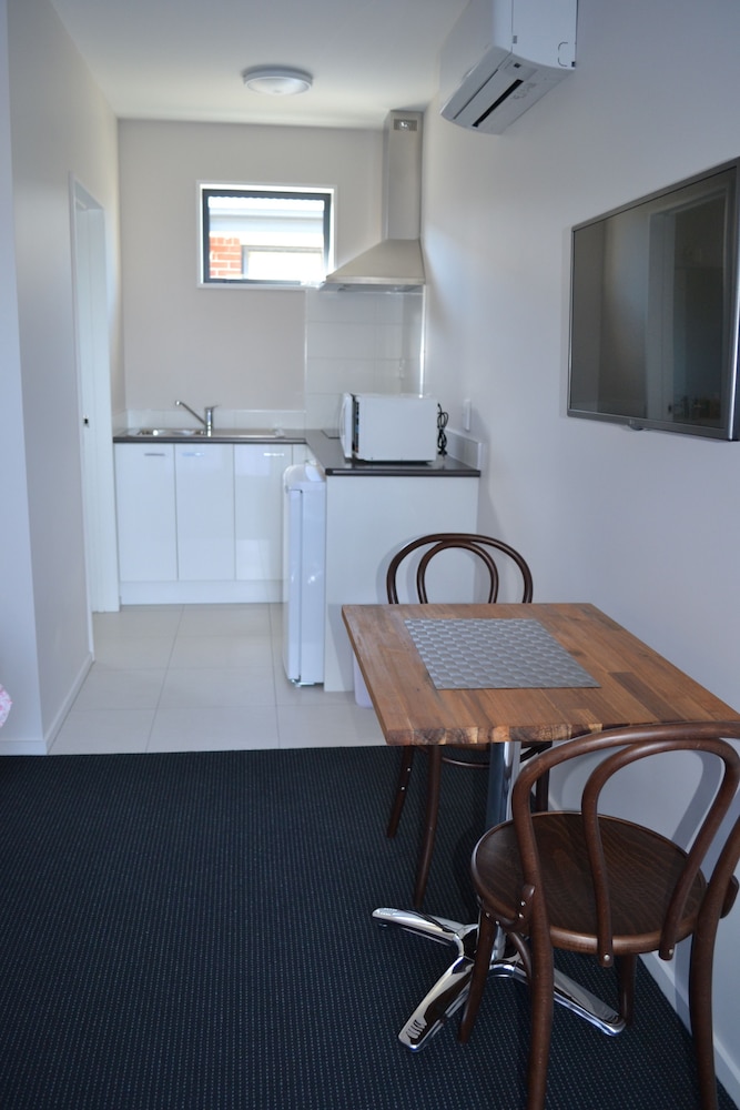 319 Addington Motel 27/38