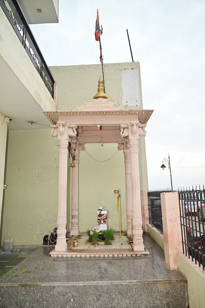 Ganga Monastery 2/50