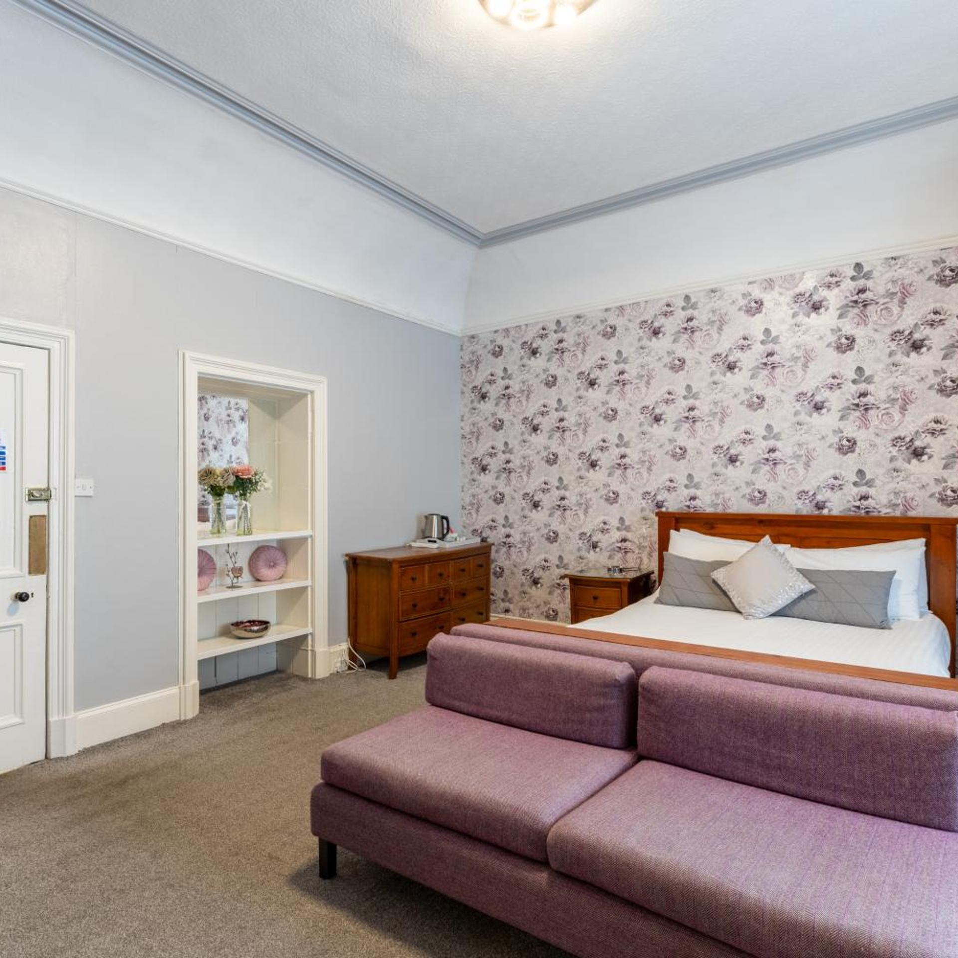 The Bein Inn Hotel & Restaurant 42/54