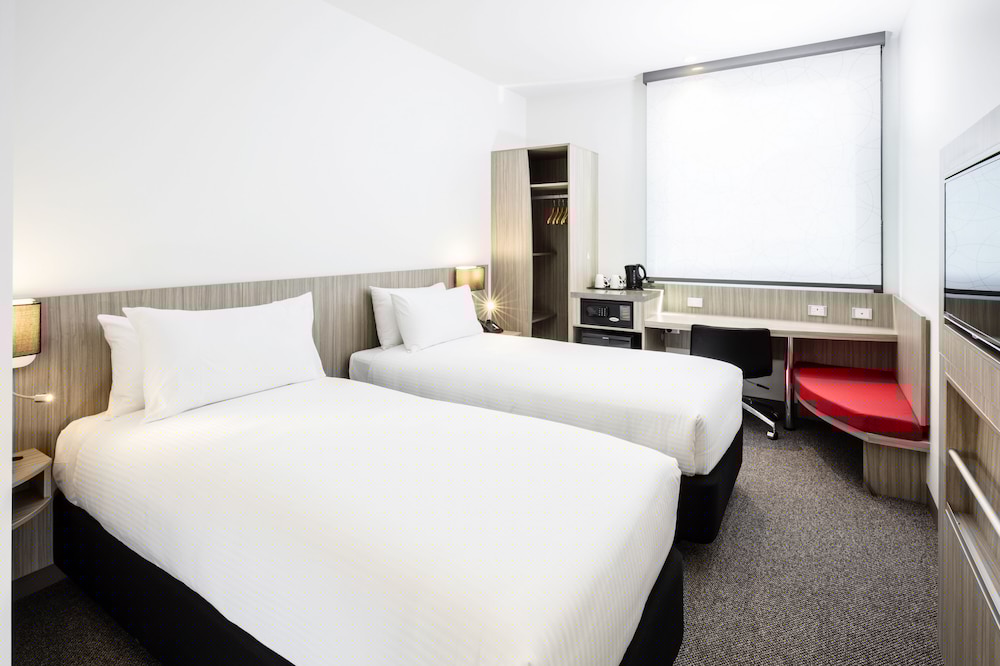 Ibis Mackay 17/67