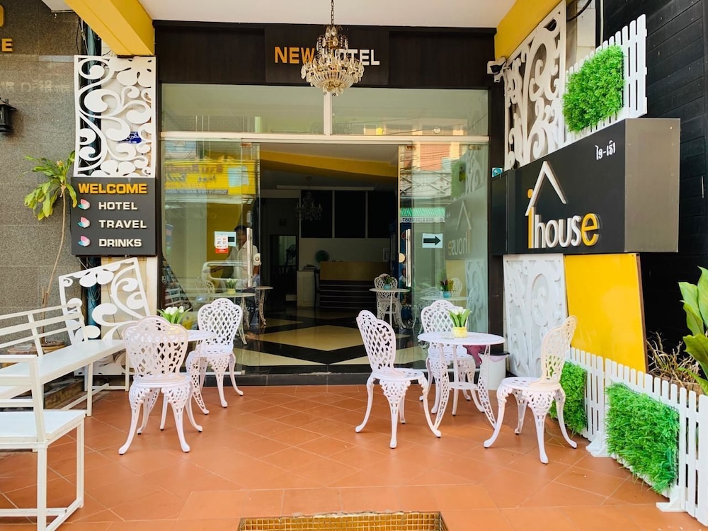 iHouse hotel 24/36