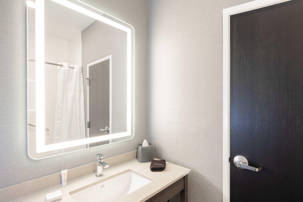 Hyatt House Portland Airport 49/50
