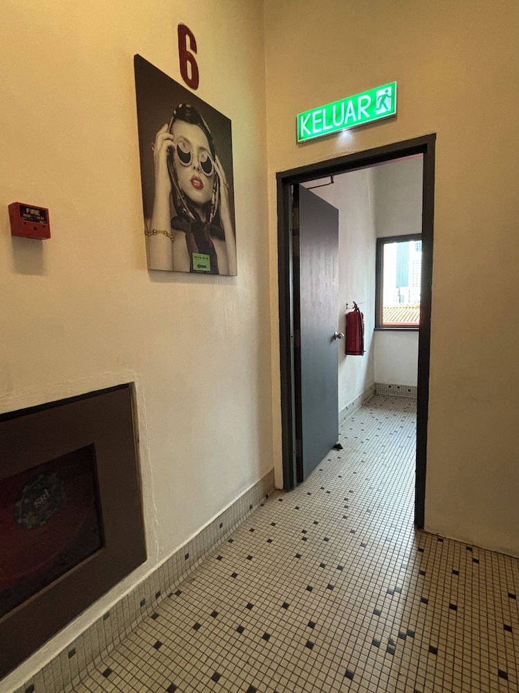 Hotel J.B. 4/19
