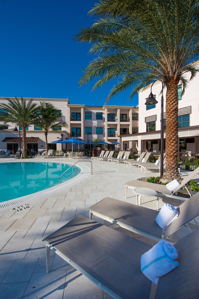 HYATT HOUSE NAPLES/5TH AVENUE 13/75