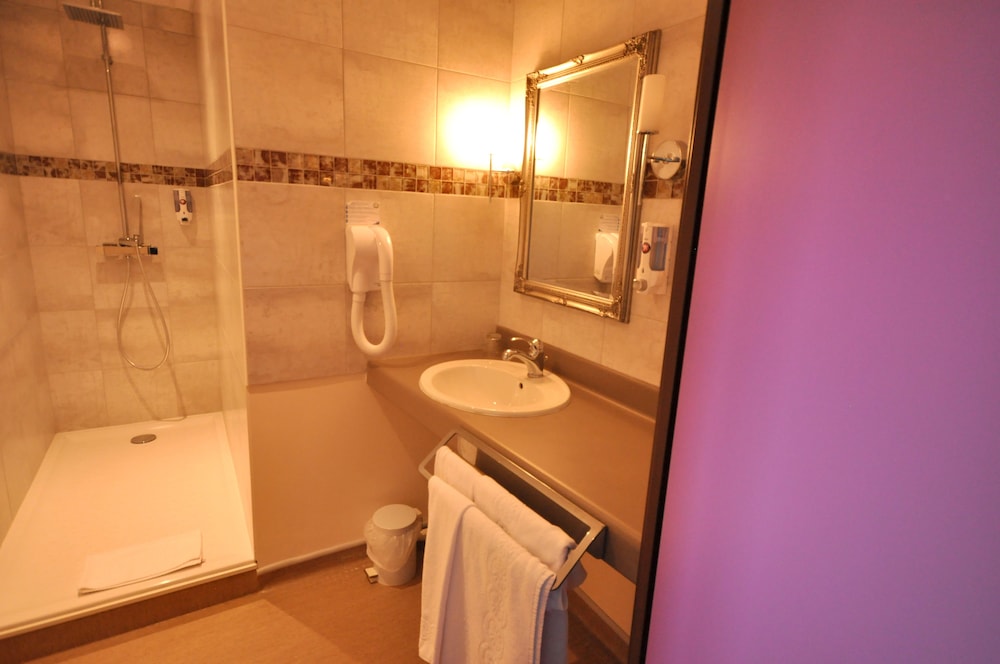 Hotel the Originals La Souterraine Alexia 50/50