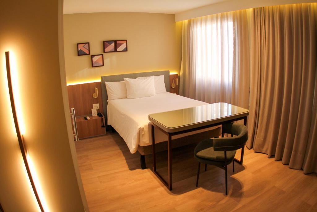 Superior, Double Bed, Street View