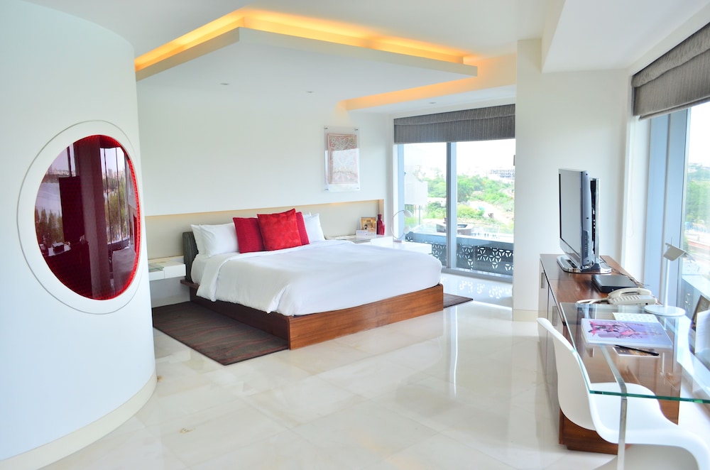 SUITE, PANORAMIC VIEW