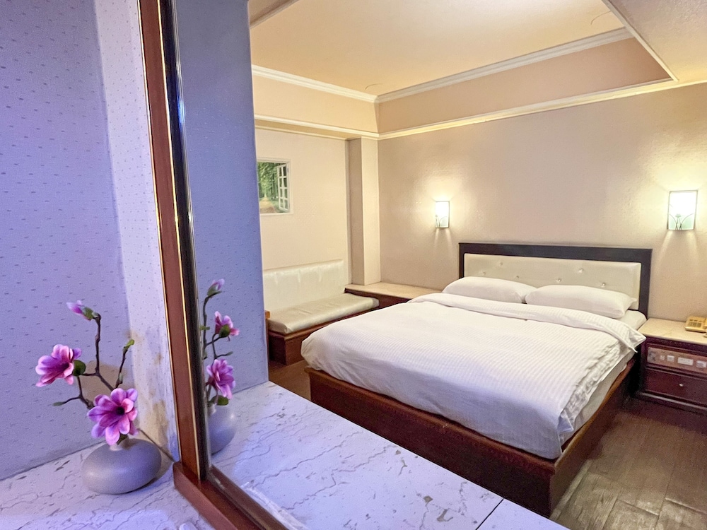Spring Art Hotel 24/52