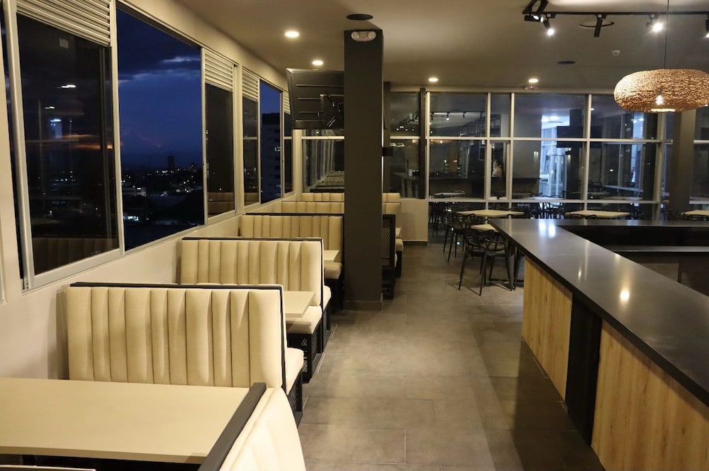 Giluxe Hotel Pereira 30/36