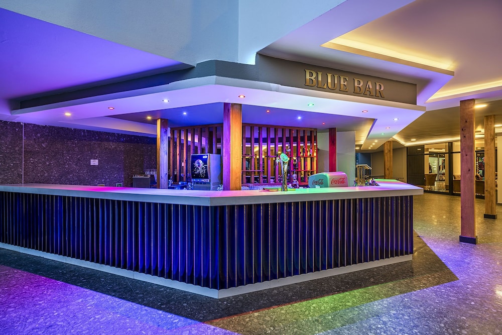 Blue Star Hotel 6/50