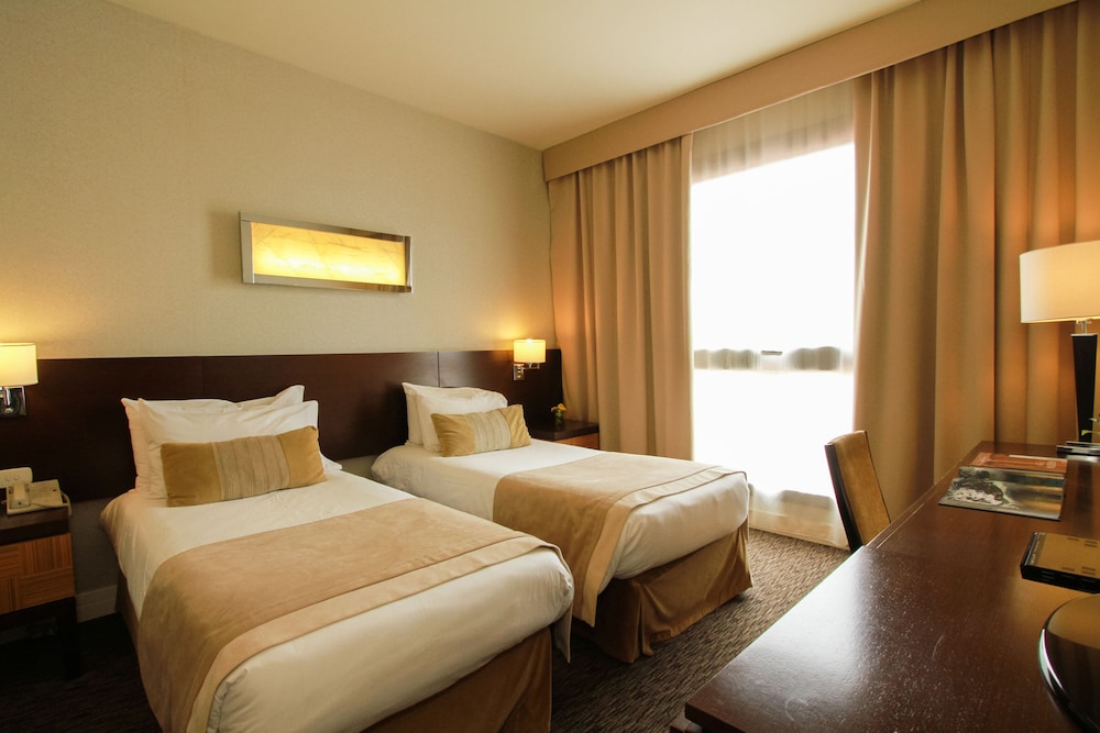CLASSIC, TWIN BEDS, RIVER VIEW