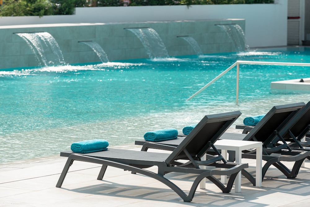 L Azure Hotel 38/64