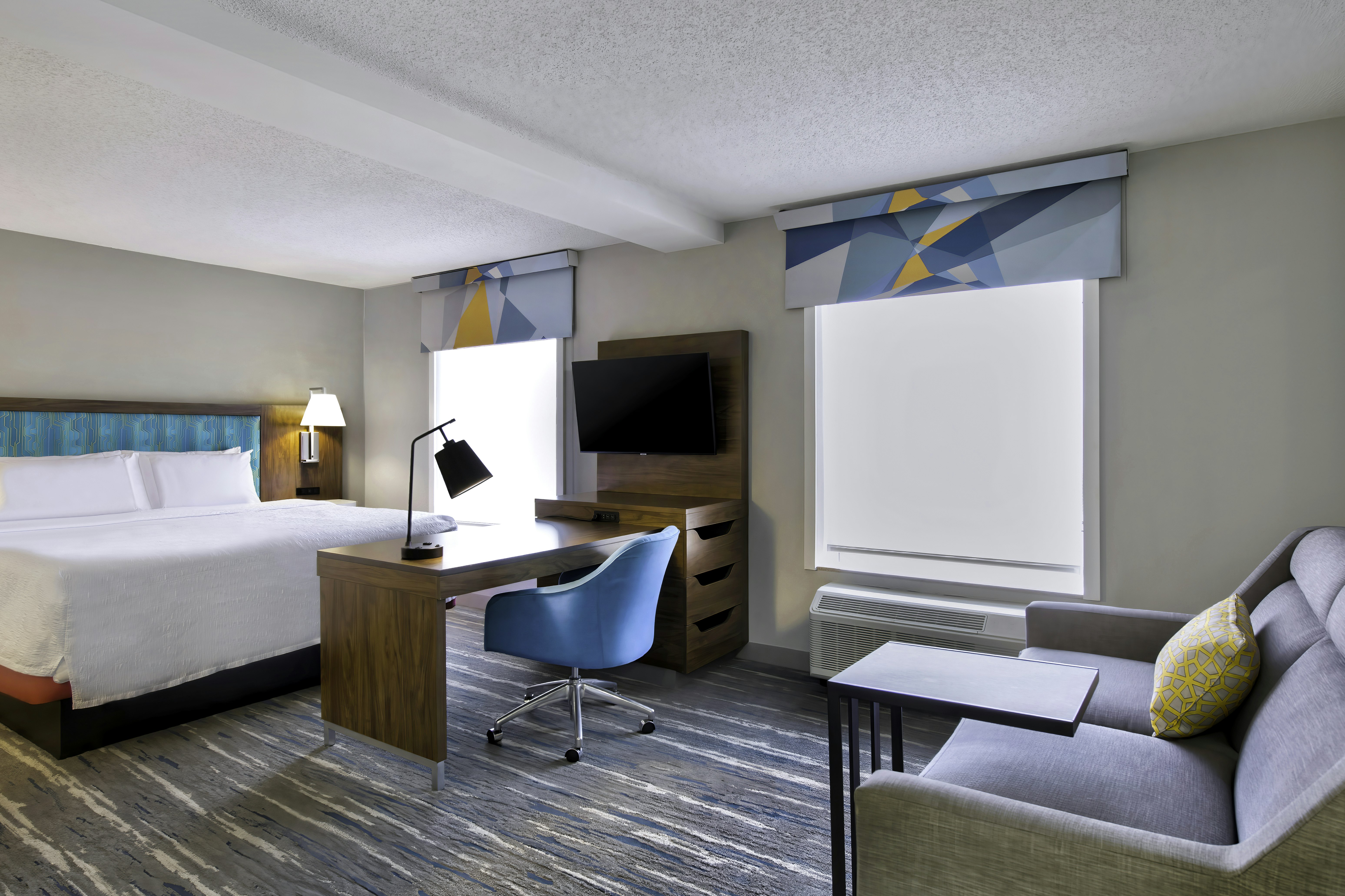 STUDIO, SUITE, KING BED