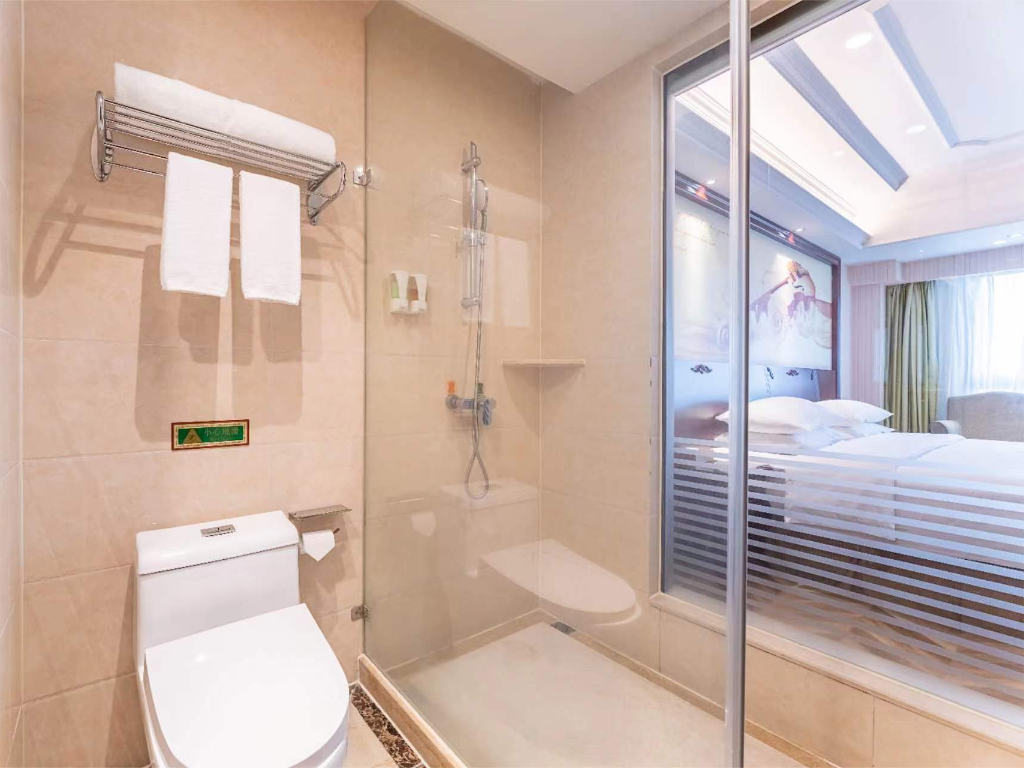Vienna International Hotel (Shaoxing East Station Wanda) 37/38