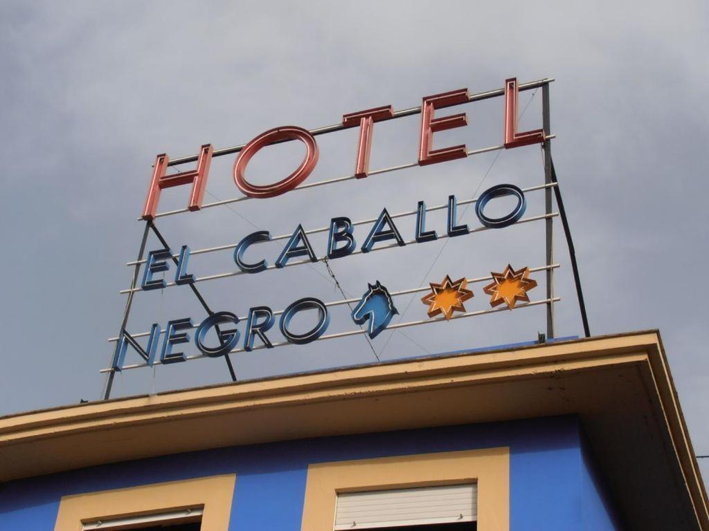 Hotel Caballo Negro 1/33