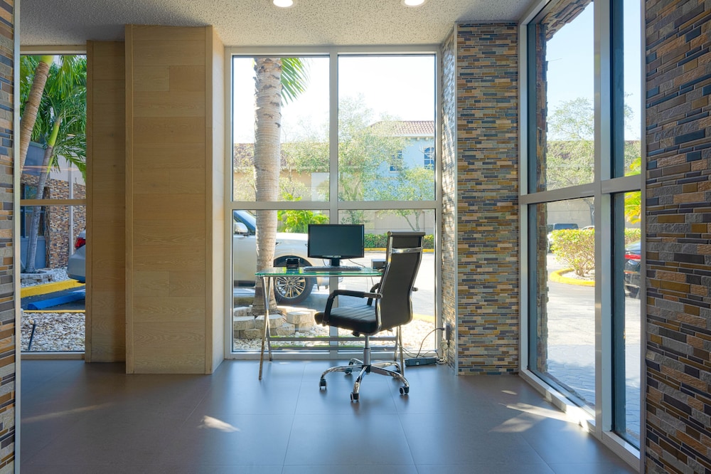 The Palms Inn & Suites 22/45