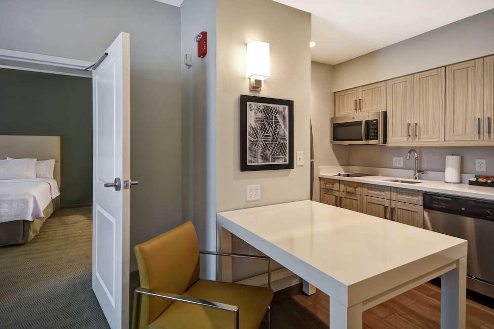 Homewood Suites By Hilton Greenville Downtown Sc 35/48