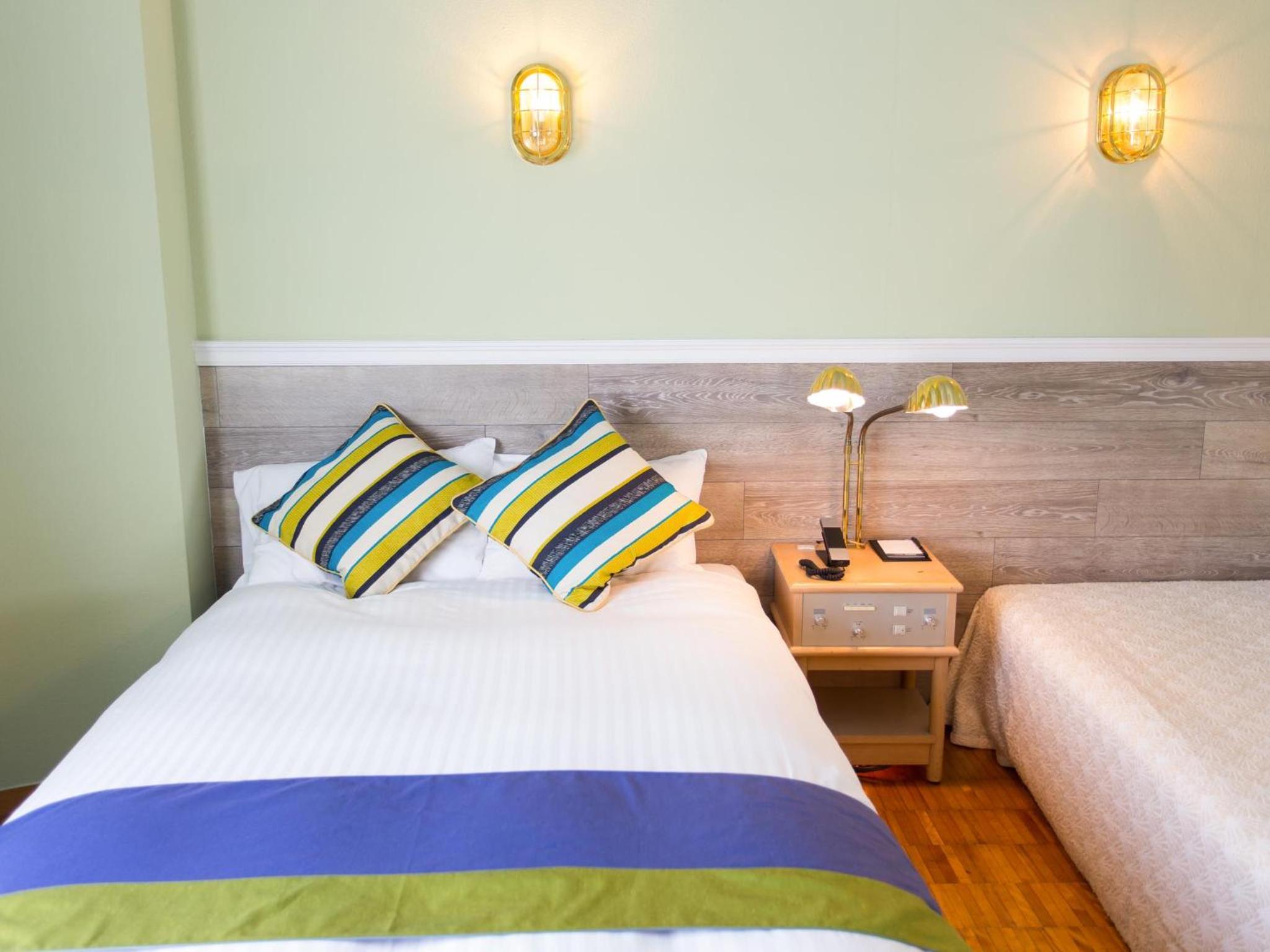 Room, Semi Double Bed