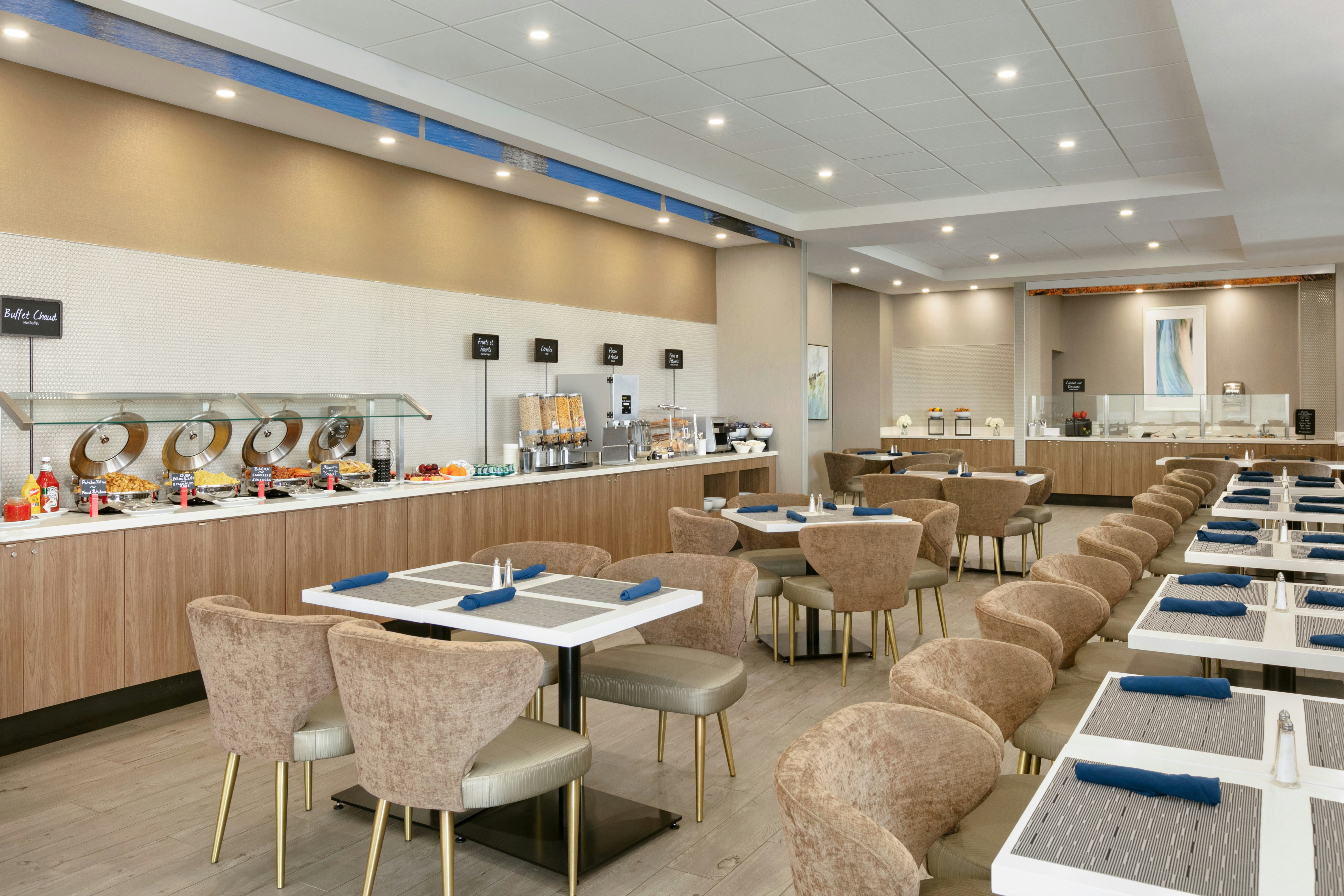 Embassy Suites By Hilton Montreal Airport 15/23