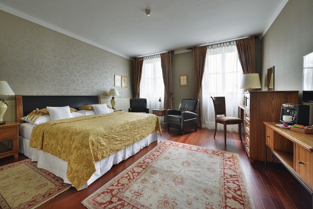 Marrol S Hotel 6/46