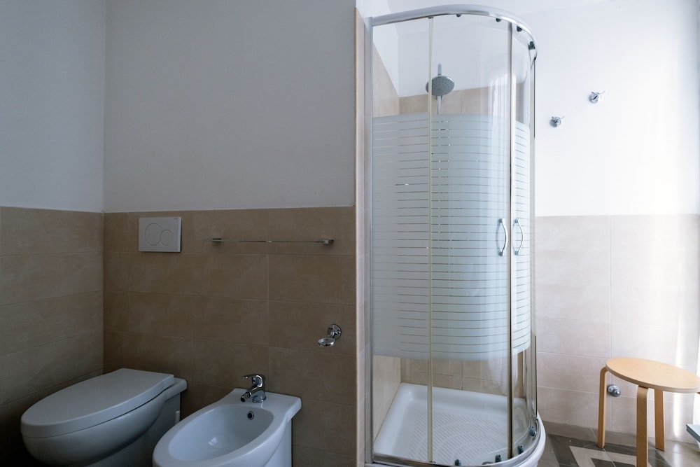 Ada Suites 17/62