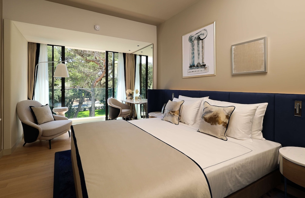 Collection, King Bed