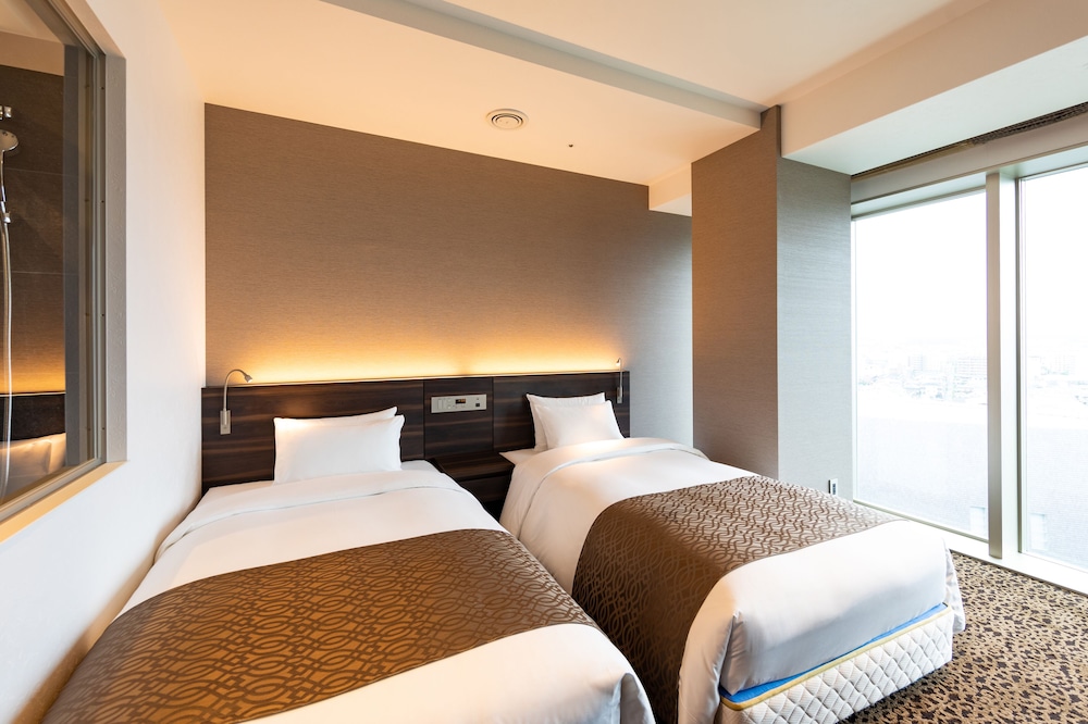 MODERATE, TWIN BEDS, CITY VIEW, NO CLEANING SERVICES