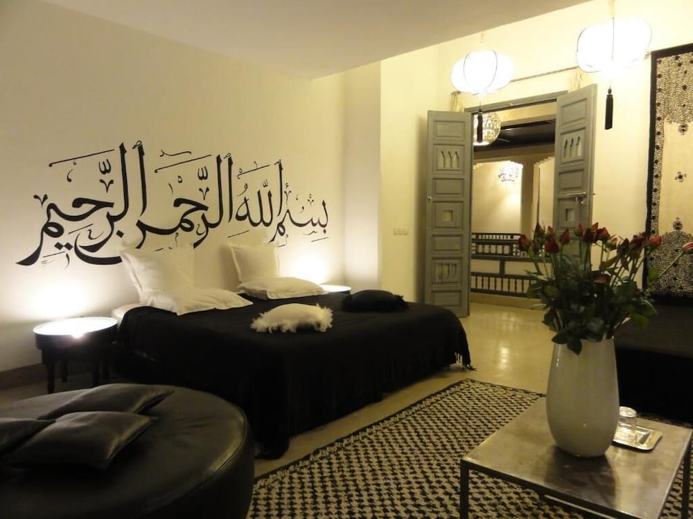 Riad Awa 15/73