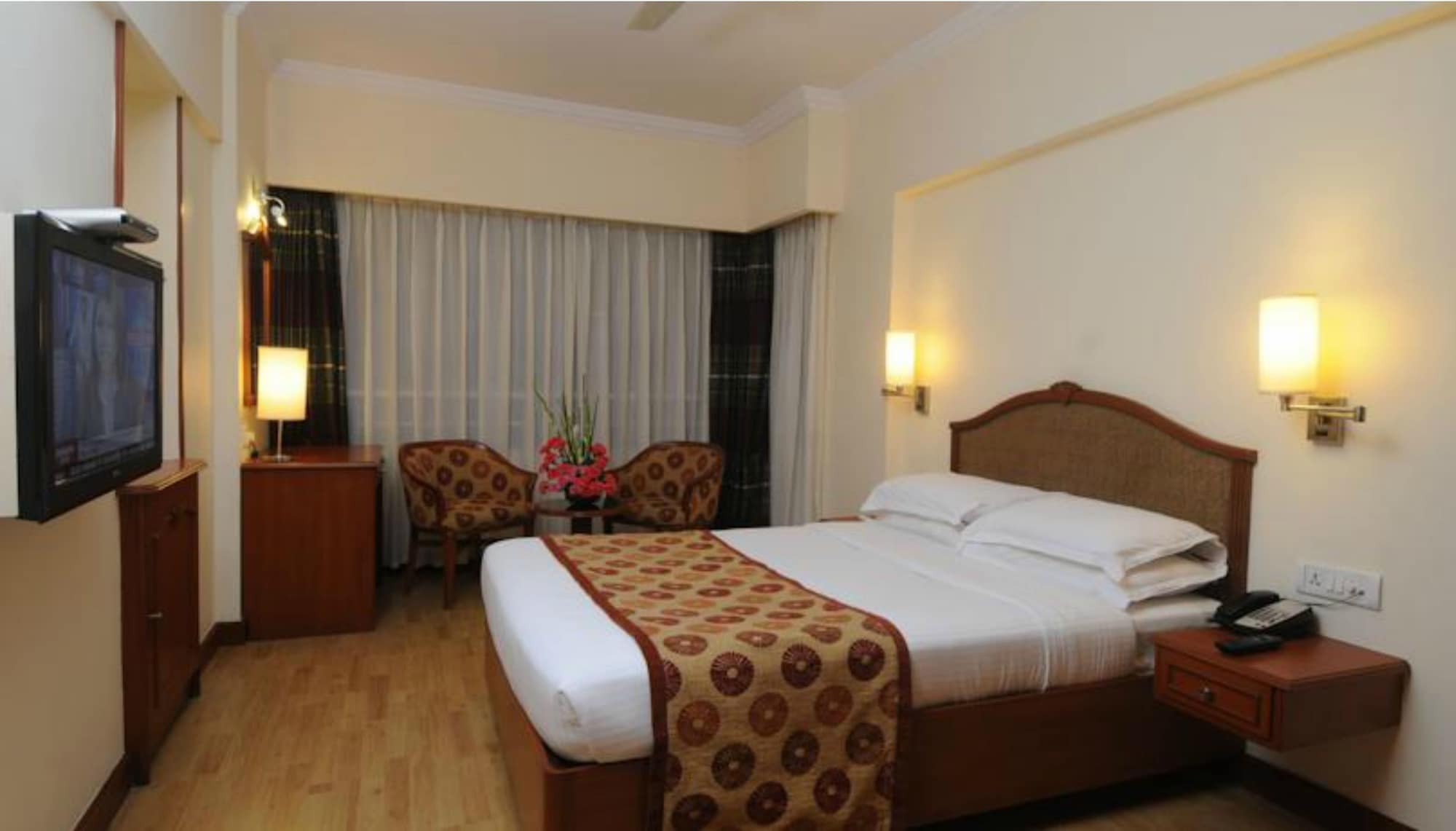 Superior Room + Buffet Breakfast + 20% on Food and Soft beverages + Wi-Fi (2 Twin Beds) - Package Rate