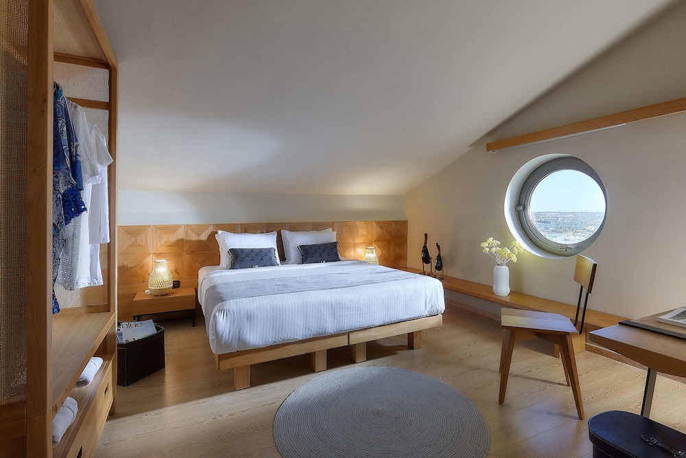 Grace Villas Collection Adult Only 18 + 72/149