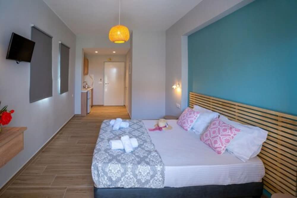 SUPERIOR, DOUBLE OR TWIN BED, GARDEN VIEW