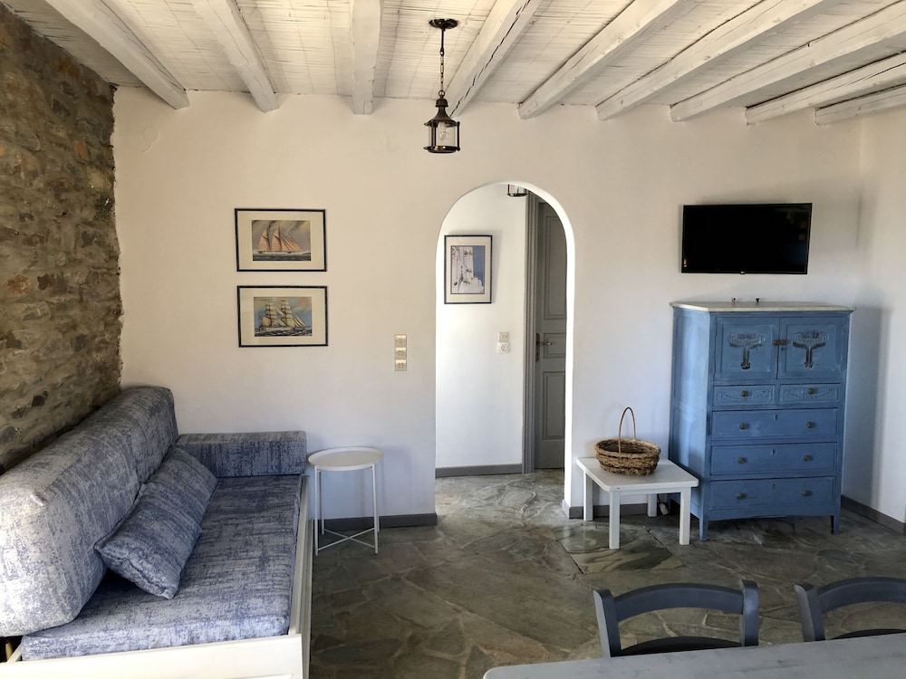 The Traditional Stone Villa 19/50