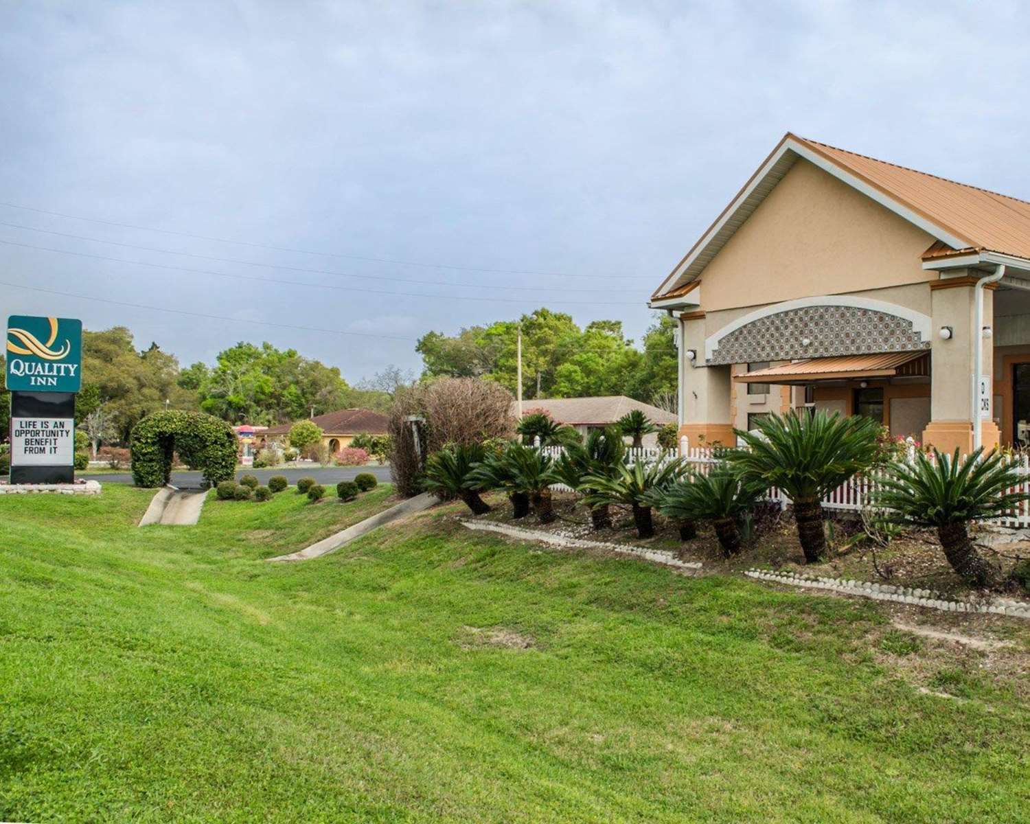Quality Inn near Manatee Springs State Park 11/12