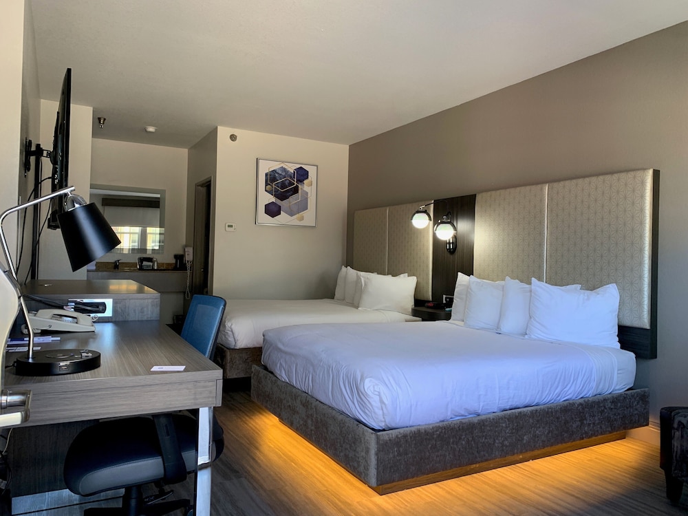 Best Western Marina State Beach 10/28