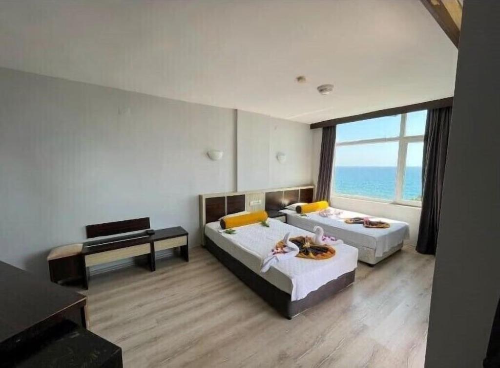 Semt Luna Beach Hotel 18/45