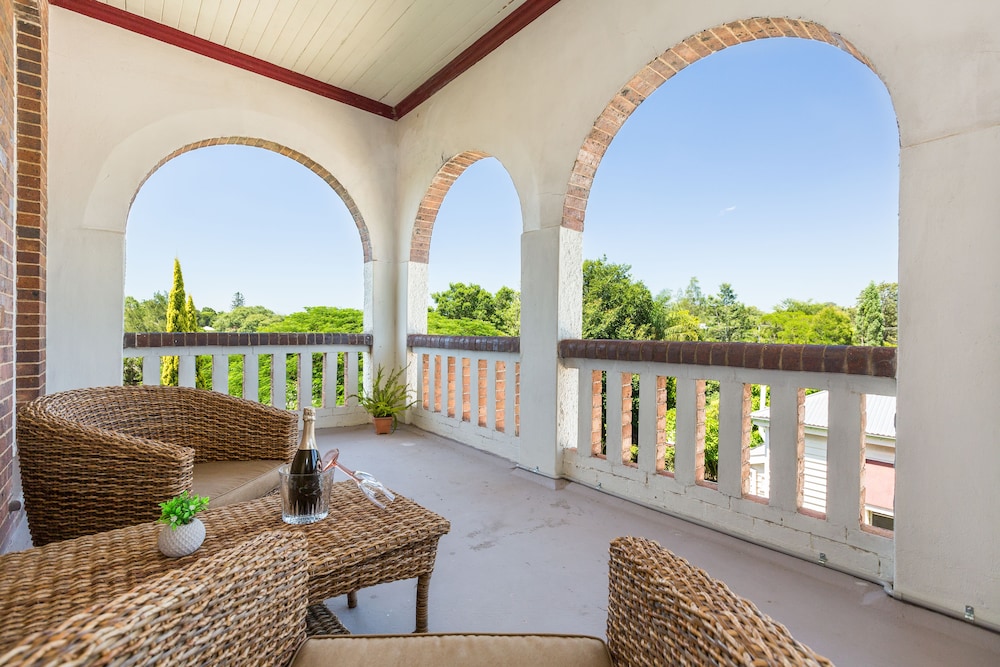 Cumquat House 4/58
