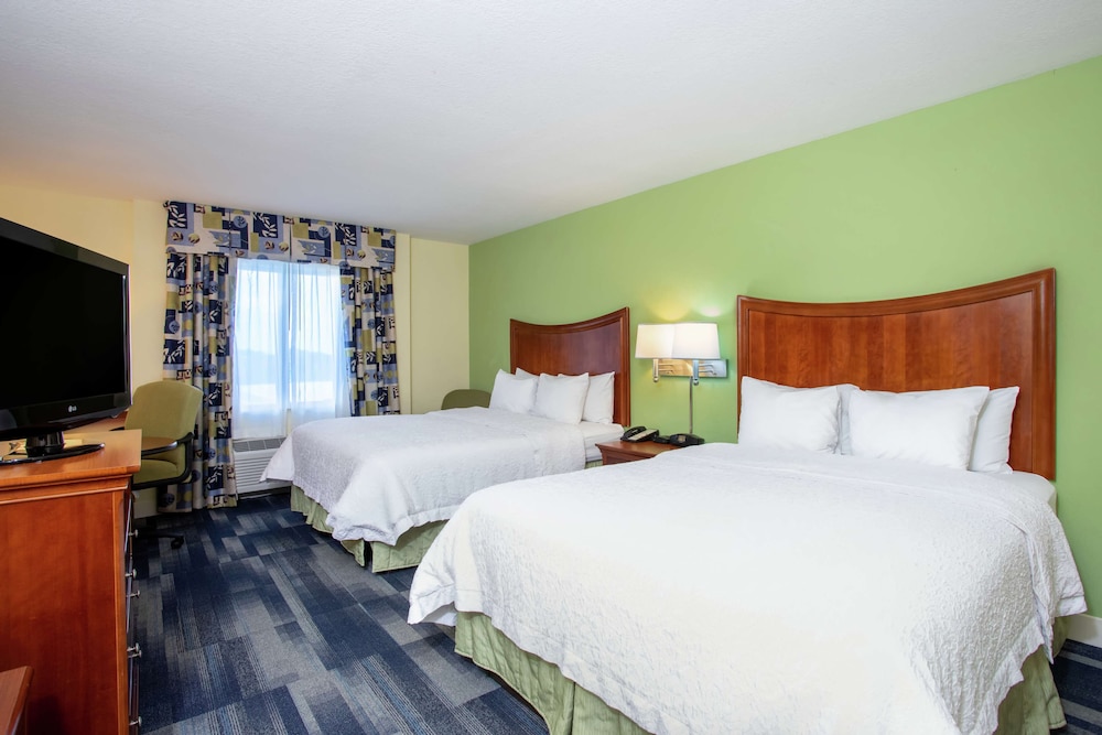 Hampton Inn & Suites Ft. Pierce 16/41